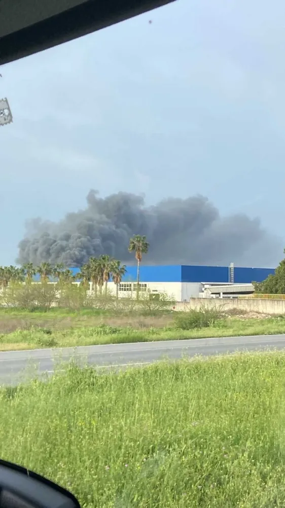 Adana'da Geri Dönüşüm Tesisinde Büyük Yangın Çıktı