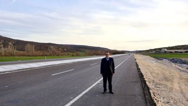 AK Parti'li Dönmez, Eskişehir-Seyitgazi kara yolunda yürütülen çalışmaları inceledi