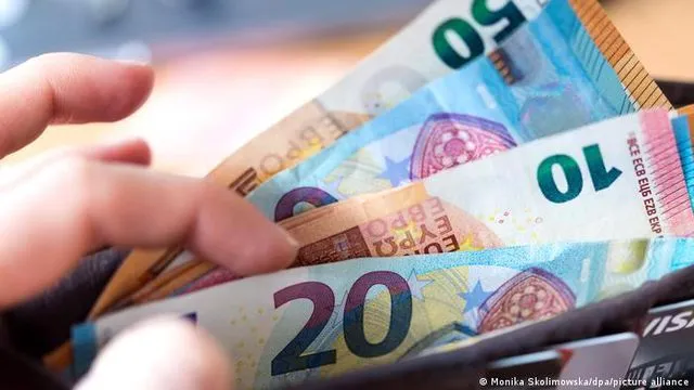 Alman işverenler bin euro prim planına tepkili