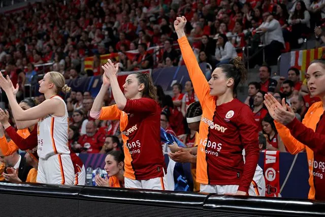 Avrupa Sahnesinde Türk Dövüşü: Galatasaray, EuroLeague'de Fenerbahçe ile Finalde Karşılaşacak