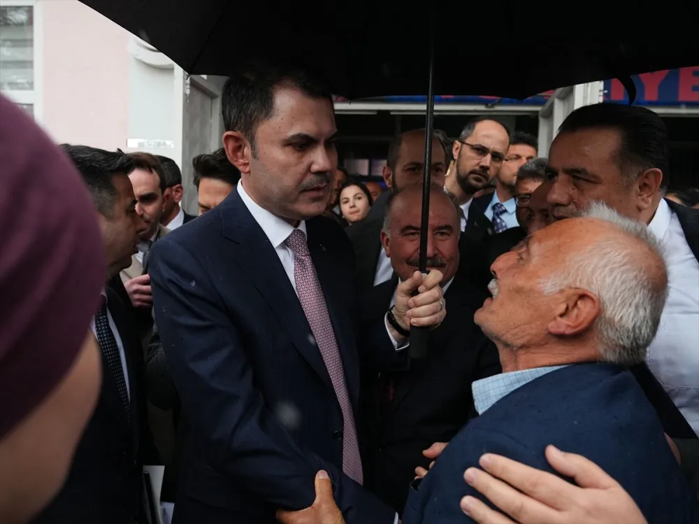 Bakan Kurum oğlunun vasiyeti yerine getirilen şehit babasıyla buluştu