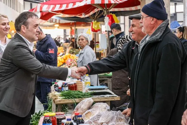 Bilecik Valisi Faik Oktay Sözer Gölpazarı Semt Pazarını Ziyaret Etti