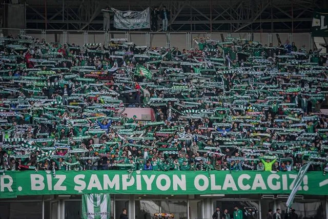 Bursaspor'un deplasman maçını 35 bin yeşil-beyazlı taraftar izledi