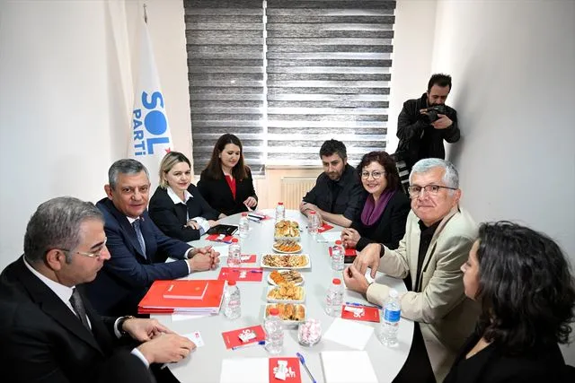 CHP Genel Başkanı Özel, Sol Parti