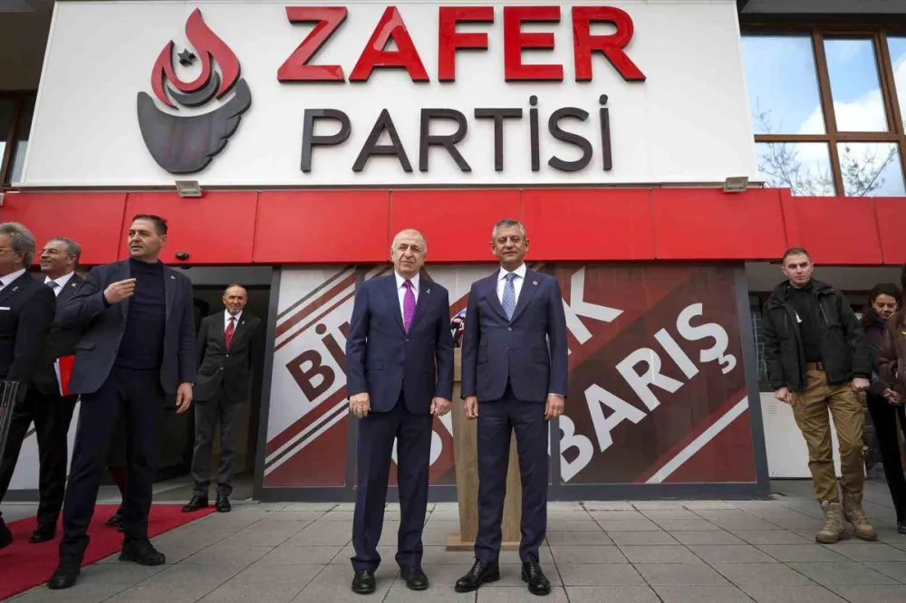 CHP Genel Başkanı Özel