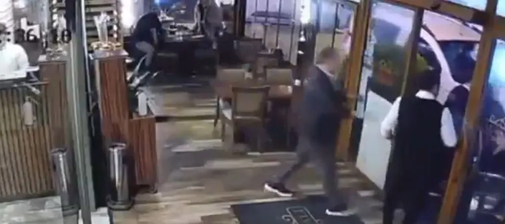 CHP'li isim restoranda tekme tokat dövüldü - Son Dakika