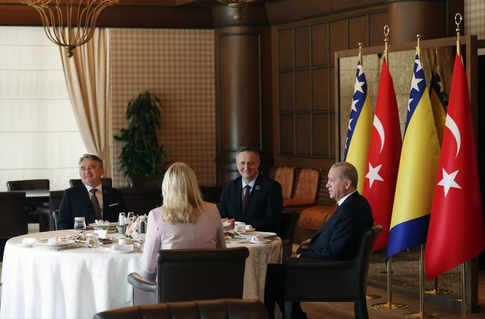 Cumhurbaşkanı Erdoğan, Bosna Hersek Devlet Başkanlığı Konseyi üyeleriyle görüştü