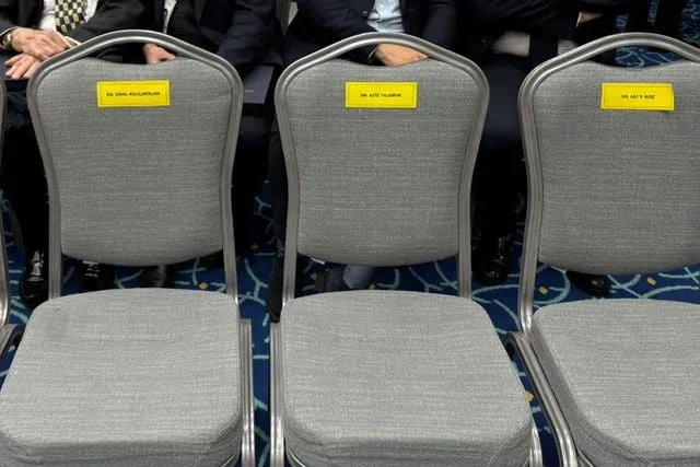 Fenerbahçe'nin Eski Başkanları Arasındaki Soğuk Savaş Devam Ediyor