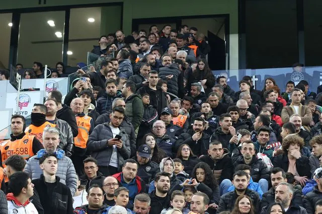 Gençlerbirliği Galatasaray maçında VIP tribünde izdiham