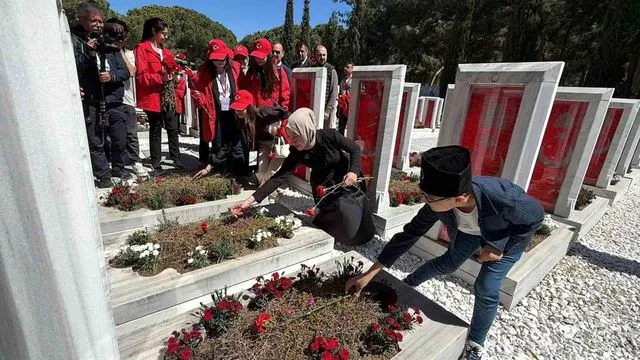 Gençlik ve Spor Bakan Yardımcısı Gürsoy: "Biz o ruhu diri tuttuğumuz sürece ne bayrak iner ne bu millet geri adım atar"