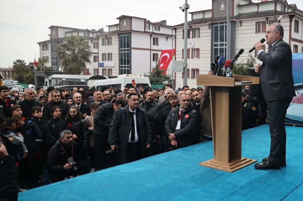Gençlik ve Spor Bakanı Bak, Sinop Şehir Stadı