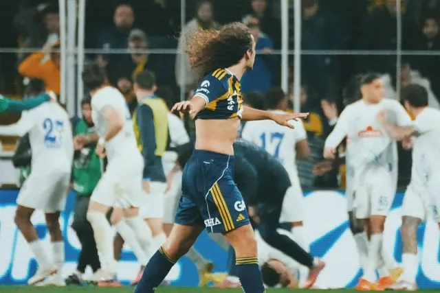 Guendouzi'den dün geceye damga vuran hareket: Maç biter bitmez...