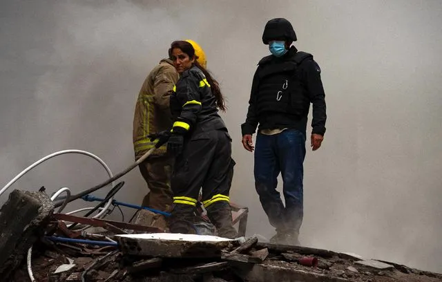 İsrail'in ateşkes sonrasındaki Lübnan saldırılarına dünyadan ne tepki geldi?