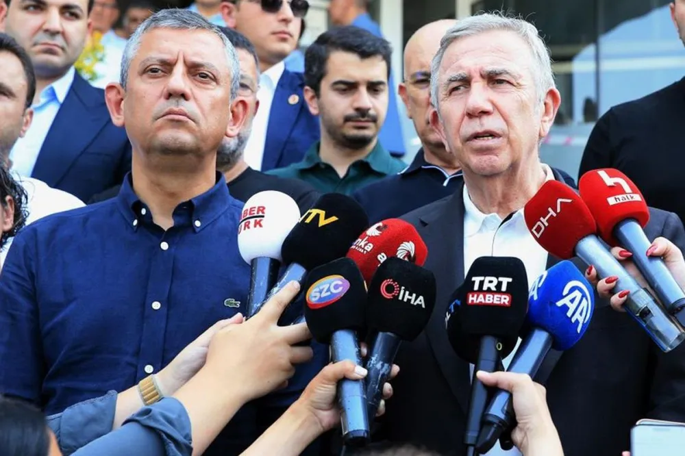 Mansur Yavaş, Özgür Özel