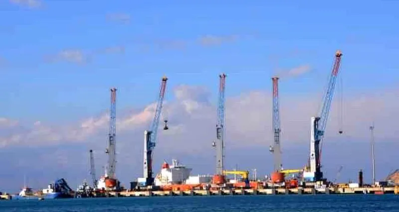 Aliağa limanları net tonda Türkiye lideri