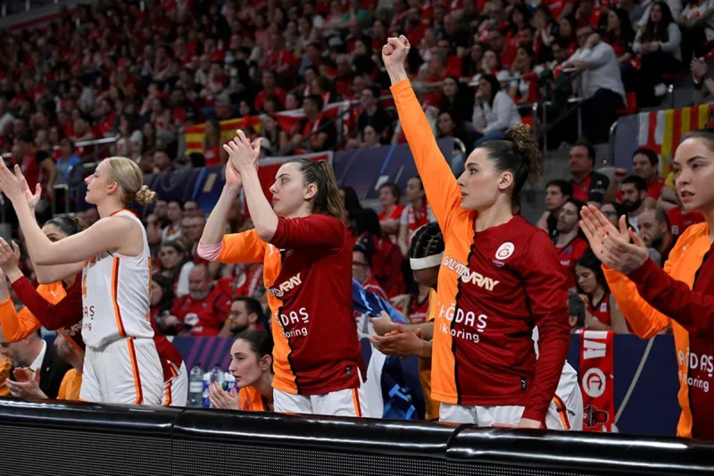 Avrupa Sahnesinde Türk Dövüşü: Galatasaray, EuroLeague'de Fenerbahçe ile Finalde Karşılaşacak