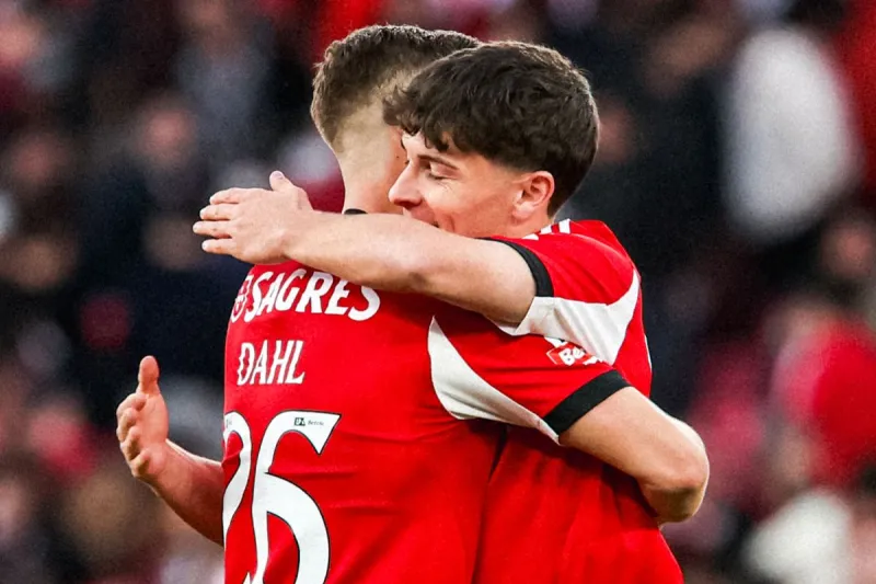 Benfica, José Mourinho'nun liderliğinde şampiyonluk hayallerini sürdürüyor