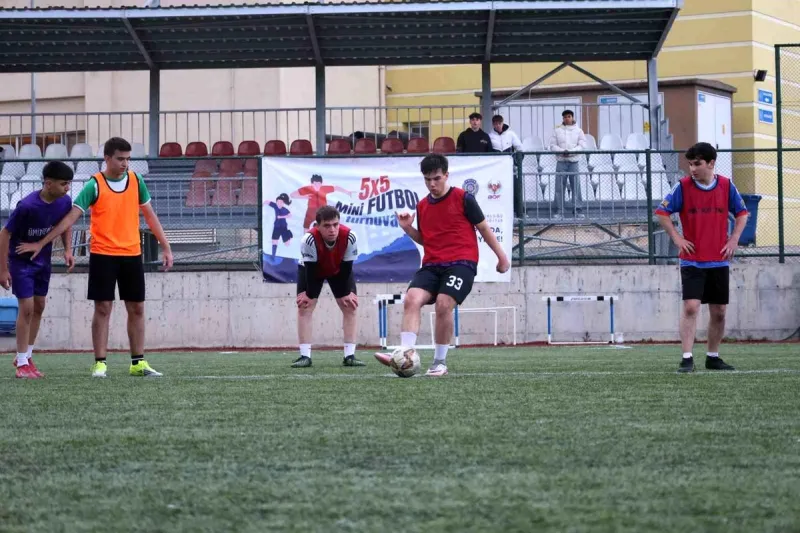 Bilecik'te 5x5 futbol turnuvası başladı