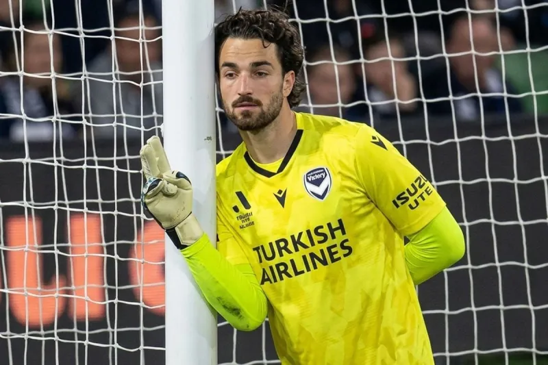 Bu görüntüden birkaç saniye sonra olanlar inanılmaz! Martılar sahayı istila etti