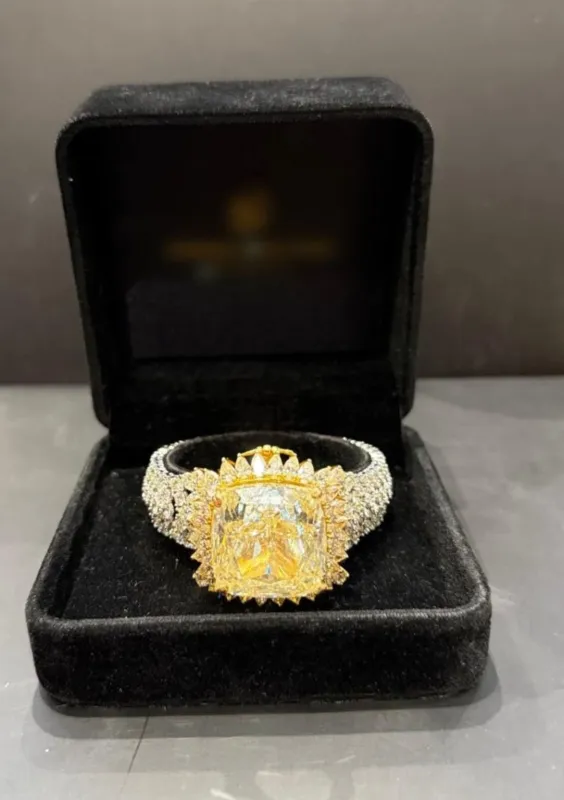 Endonezya'dan kaçak getirilen pırlantayı Kapalıçarşı'da satmaya çalışan 6 şüpheli yakalandı