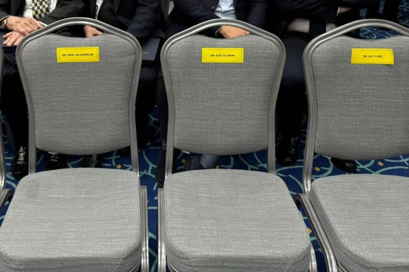 Fenerbahçe'nin Eski Başkanları Arasındaki Soğuk Savaş Devam Ediyor