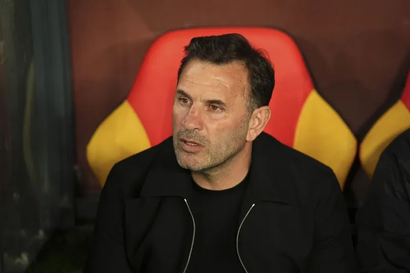 Galatasaray'da Puan Kaybı Sonrası Okan Buruk Depremi: Taraftarlardan Sert Tepki