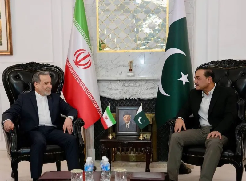 İran Dışişleri Bakanı Arakçi, Pakistan Genelkurmay Başkanı Munir ile görüştü