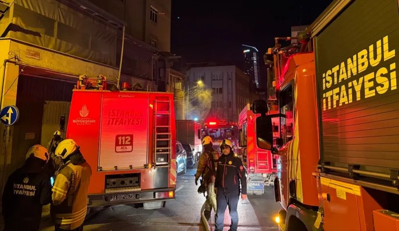 Kağıthane'de tekstil atölyesinde çıkan yangın söndürüldü