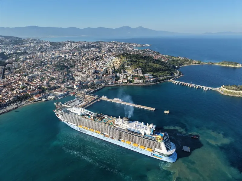 Kruvaziyer Turist Akını: Kuşadası'na 4 Bin 600 Misafir Geldi