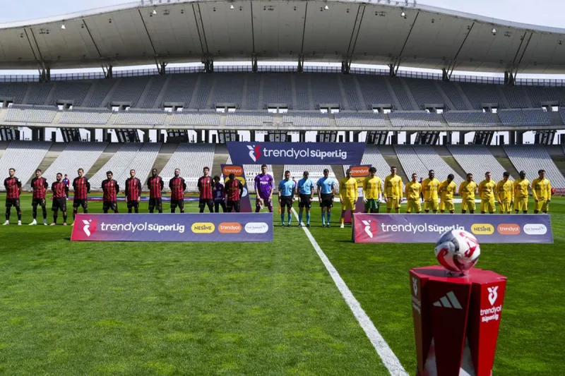 Ligin bitimine haftalar kala pes ettiler: Gelecek sezon için yeni oyuncular bakmamız lazım