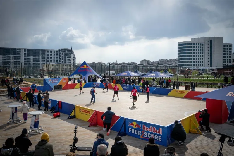 Red Bull Four 2 Score