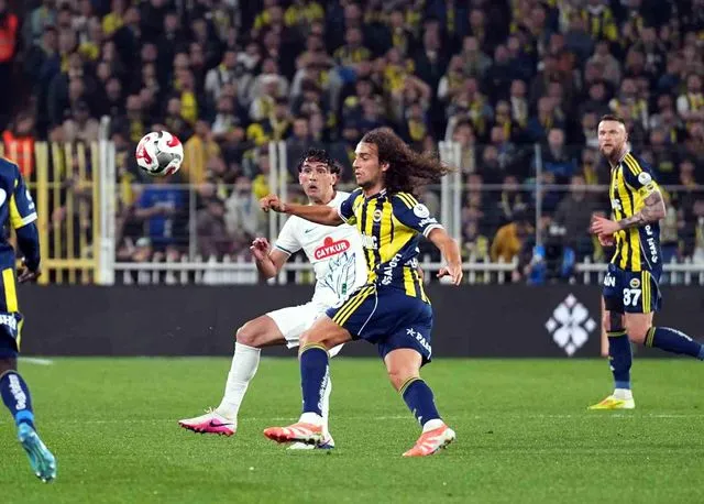 Trendyol Süper Lig: Fenerbahçe: 0 Çaykur Rizespor: 0 (İlk yarı)
