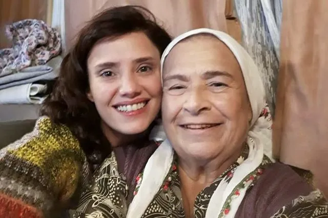 Türk Tiyatrosunun Acı Kaybı: Duayen Sanatçı Feyha Çelenk 80 Yaşında Vefat Etti