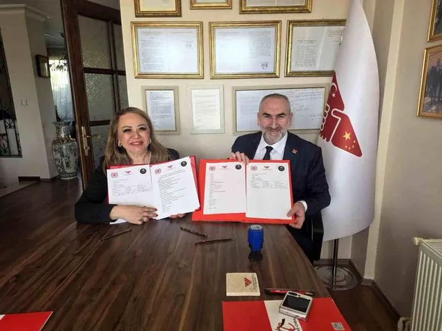 Türkiye Çin arasında "Sağlık, Sanayi ve Ticarette Stratejik" iş birliği protokolü imzalandı