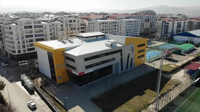 Van'daki "Sporcu Fabrikası"nda 3 yılda binlerce çocuk ve genç eğitim aldı