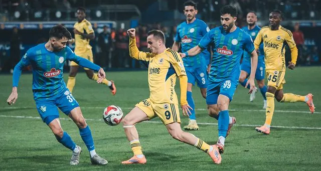 Zirve Yolunda Kritik Randevu: Fenerbahçe, Çaykur Rizespor'u Kadıköy'de Ağırlıyor