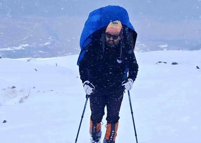 Ağrı Dağı'na Solo Kış Tırmanışında Vanlı Dağcı Sedat Karacan Başarıya Ulaştı