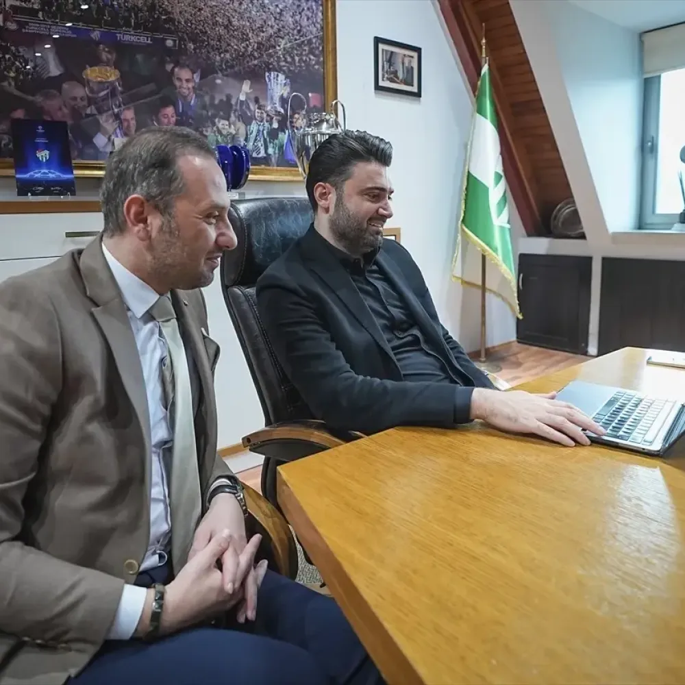 Bursaspor Başkanı Enes Çelik AA'nın 'Yılın Kareleri' Oylamasına Katıldı