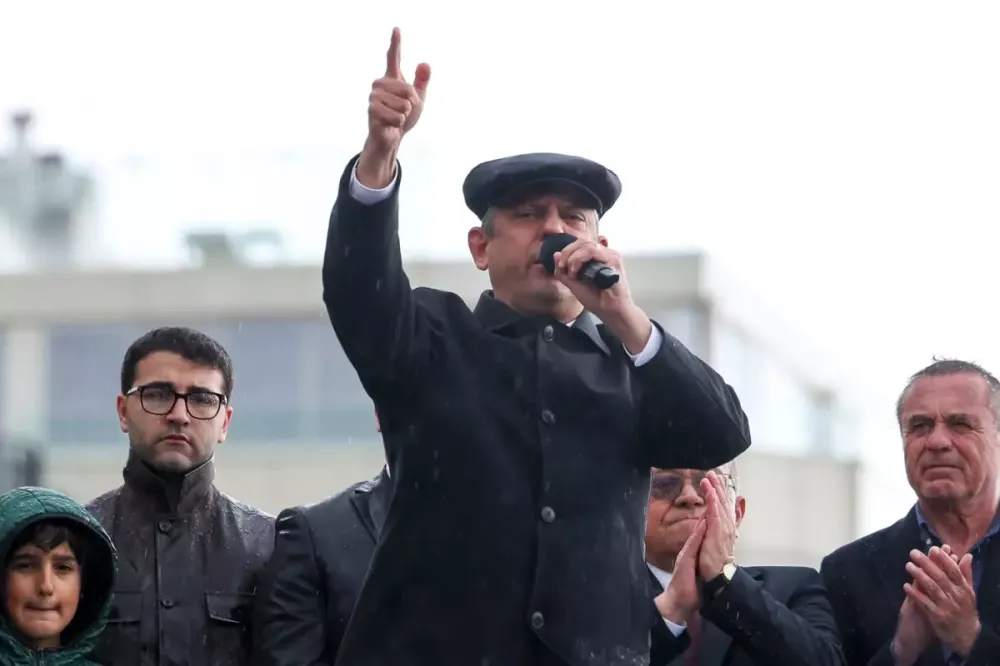 CHP Lideri Özgür Özel Hakkında Kuşadası Mitingindeki Sözleri Nedeniyle Soruşturma Başlatıldı