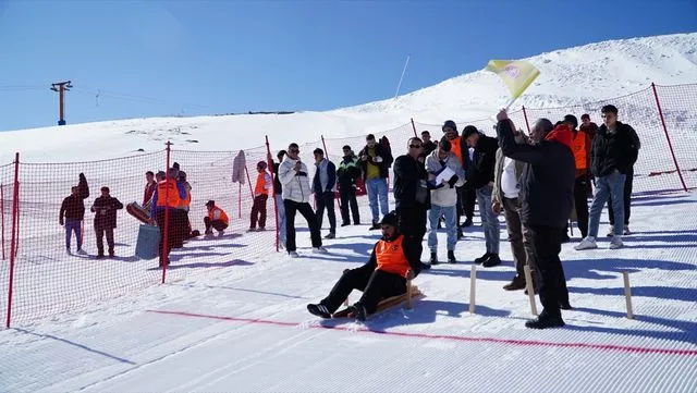 Erciyes'te Düzenlenen Geleneksel Kızak Türkiye Şampiyonası'nda Sporcular Yarıştı