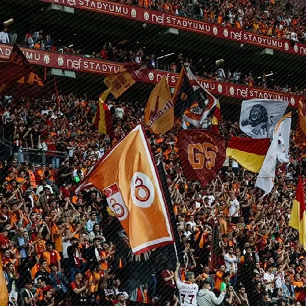 Galatasaray'da Sözleşme Krizi: Genç Golcü Ayrılık Hazırlığında