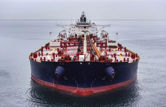 Karadeniz'de saldırıya uğrayan "Altura" isimli tanker Kilyos açıklarına demirledi