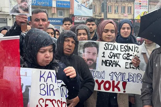 Kilis'te aileler kayıp yakınları için yürüdü