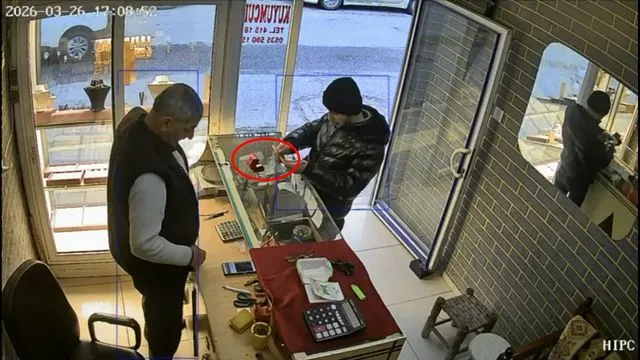 Kuyumcu dükkânından altın yüzük hırsızlığı