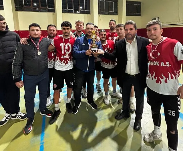 Lapseki'de Zafer Batuhan Özer Futsal Turnuvası tamamlandı