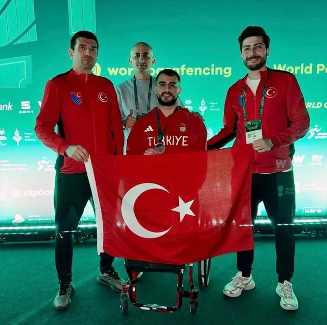 Macaristan'da Büyük Başarı: Hakan Akkaya Gümüş Madalya Kazandı