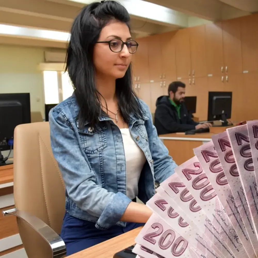 Memurlara yılda iki kez ikramiye! Teklif Meclis