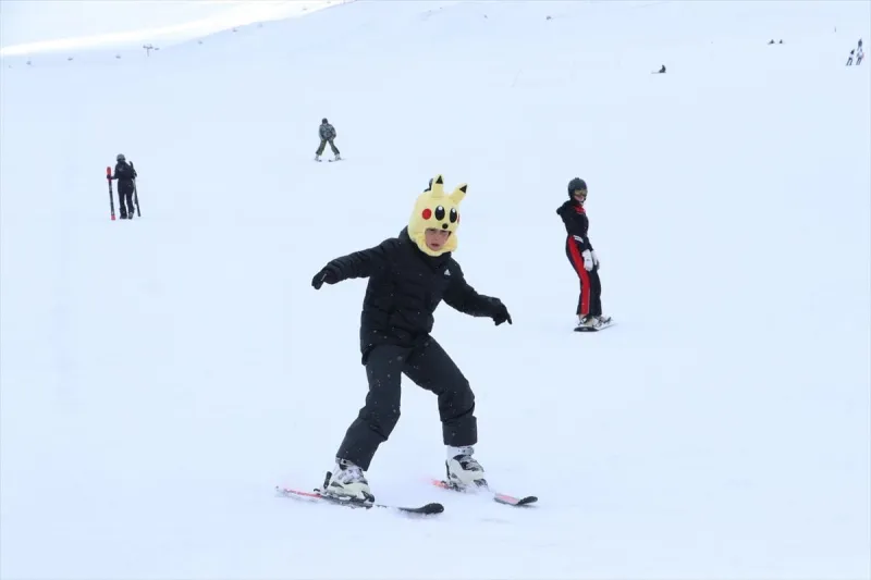 Erciyes Kayak Merkezi Ramazan Bayramı'nda Dolu