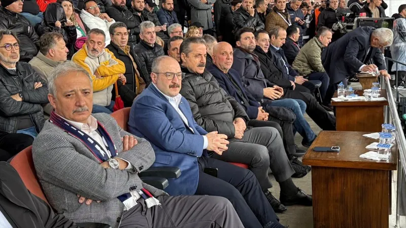 Fethiyespor-Bursaspor mücadelesini Varank ile Çelik tribünden izledi