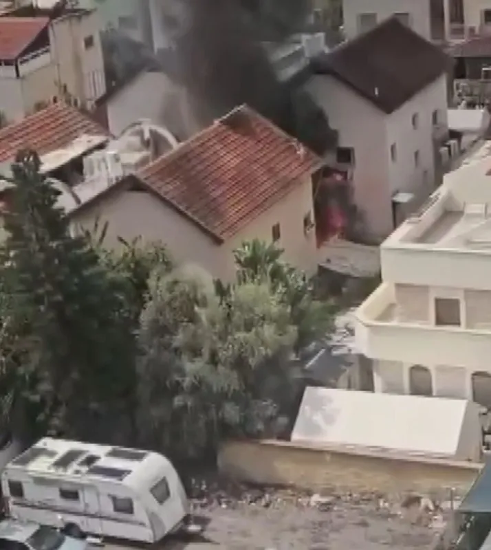 İran'ın Misilleme Saldırısında Tel Aviv'de 6 Kişi Yaralandı